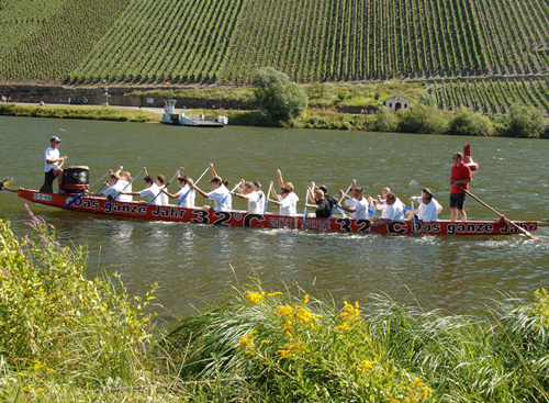 Drachenbootrennen in Briedel - immer am Weinfest Sonntag